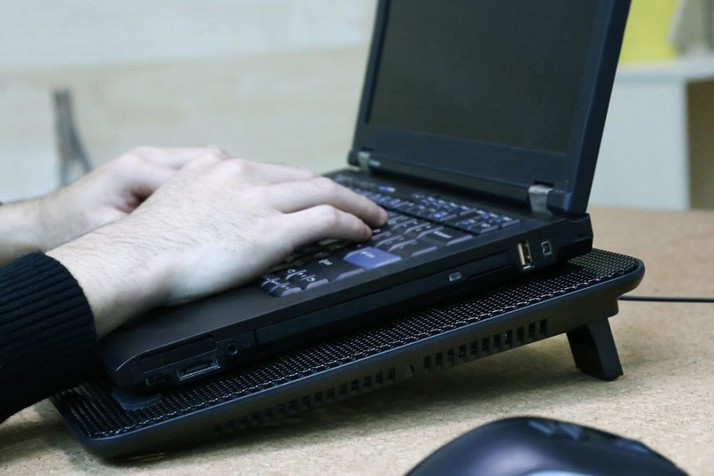 Apa sebab laptop mati sendiri dan bagaimana mengatasinya